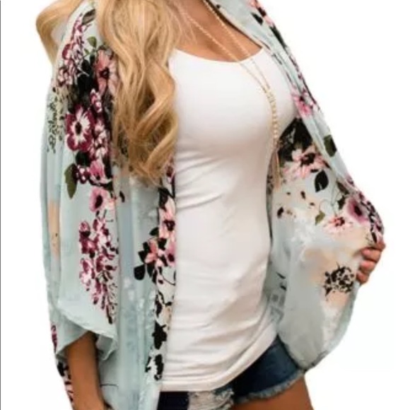 🏆Boho Floral Mint Kimono - Picture 2 of 5